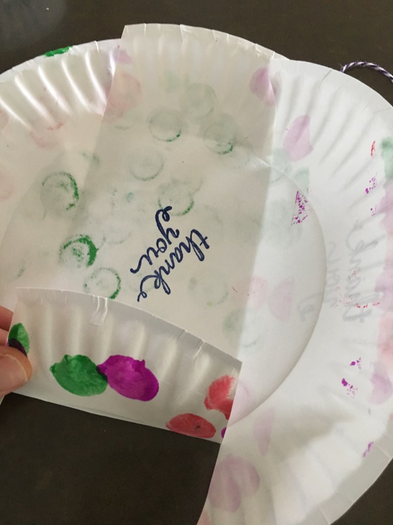 paper_plate_basket_DIY_5